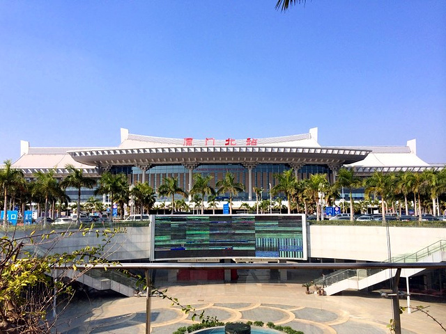 2017从厦门北站到杭州东站,动车7小时左右。