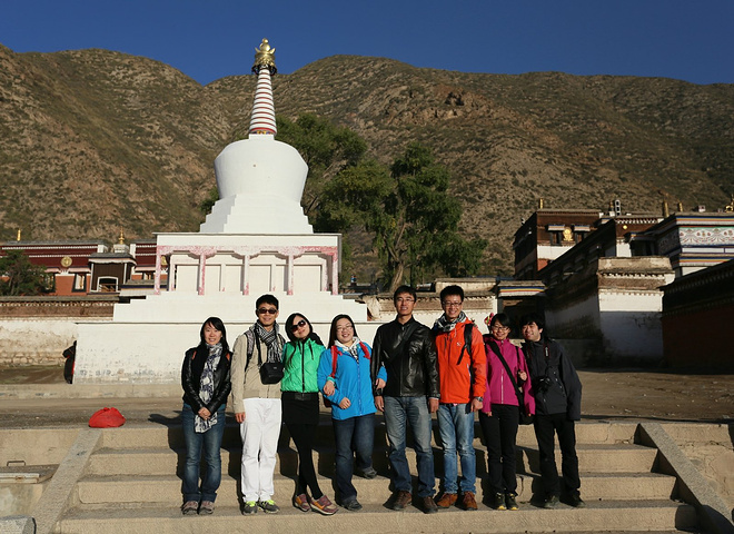 一路上,又是不断的美景,引得我们一次又一次下
