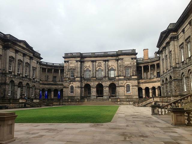 爱丁堡大学