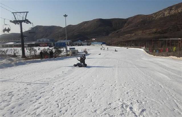 何家沟滑雪场