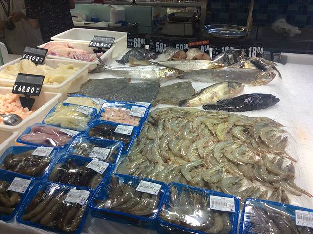 家乐福(长宁龙之梦店)