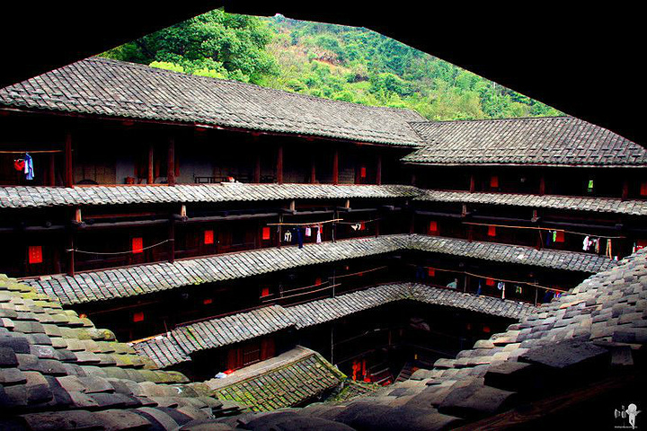 是禁止游客登楼的但楼里的住户跟游客收五元后会容