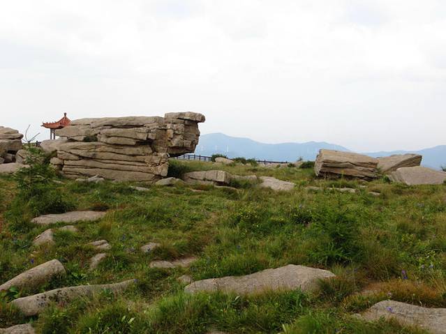冰山梁自然风光游览区