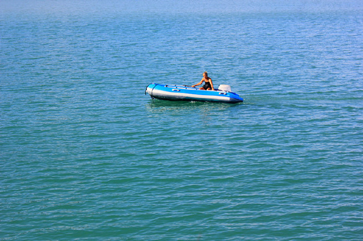 "【推荐线路】因为主要是海岛，这里可以出海看一些特色的山石，或者玩海底漫步和降落伞还是很不错的感觉_珍南海滩"的评论图片