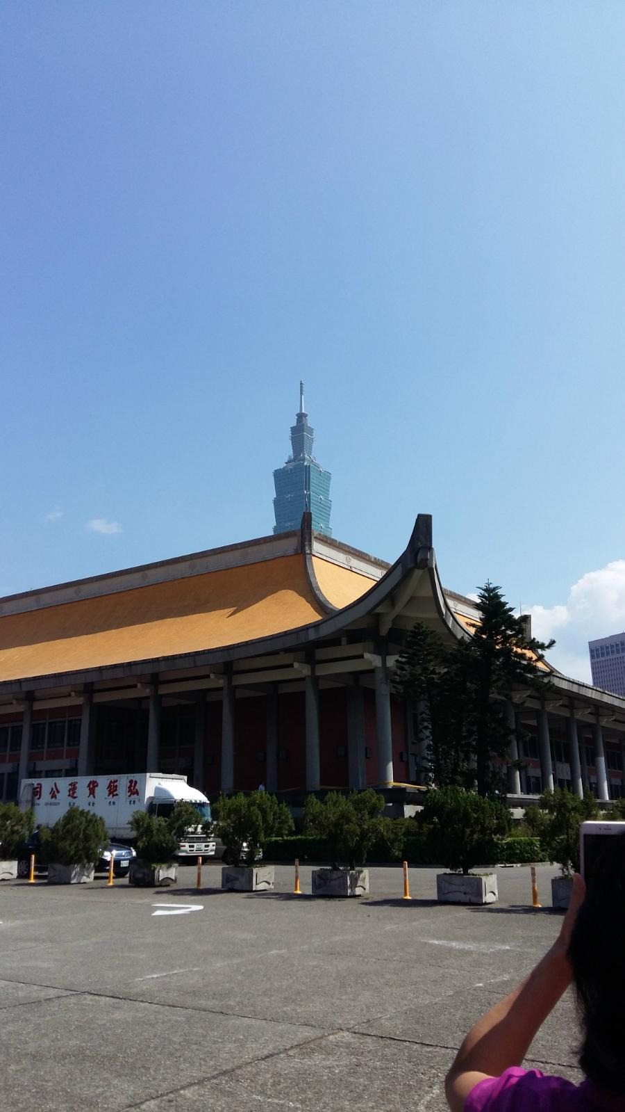 国父纪念馆通常是游客必到的景点之一捷运国父纪念馆站下车即可交通