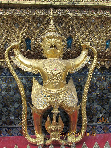 2018特别注意,参观玉佛寺需着装得体,否则严禁