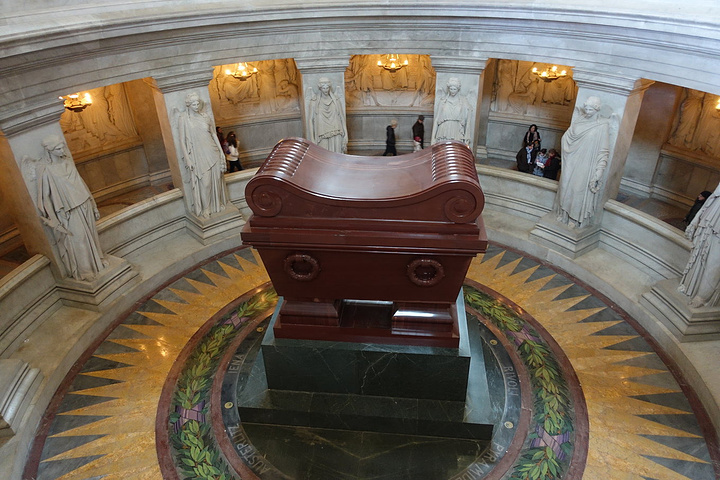 2017工作人员需要查看包里的东西,在这还发生