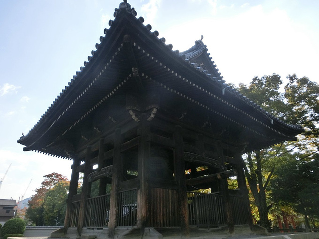 "方广寺真是一座小的不能再小的寺院，就只有一排殿宇，外加一个钟楼，且默默无闻，别说外国游客，就连..._方广寺"的评论图片