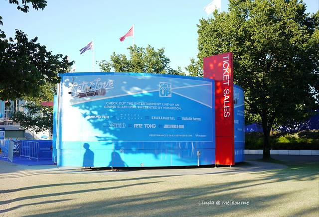 罗德·拉沃尔球场