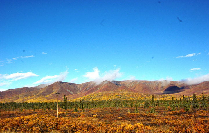 天气特别给力我们可以清晰的看到阿拉斯加的四大山脉thealaskarange