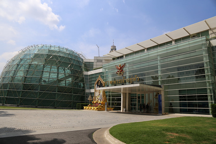 逛逛来的开心于是,出大门,拍拍照片_泰国王权免税店(曼谷市区店)&quot