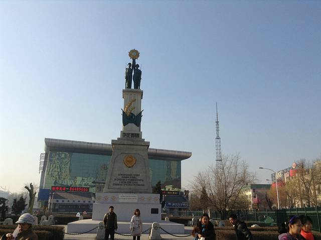 t244哈尔滨开合肥的是天蓝色车厢,乘务人员都是安徽口音.