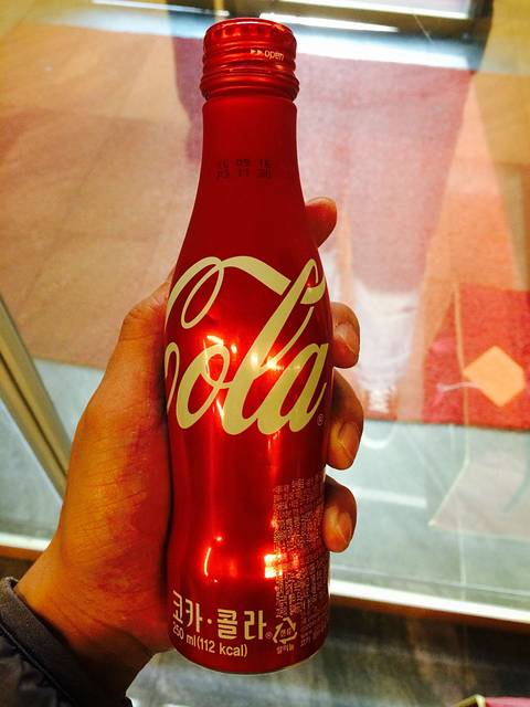 很有特色的可乐瓶,本来打算回国的时候多买几个的,但是没想到去别的