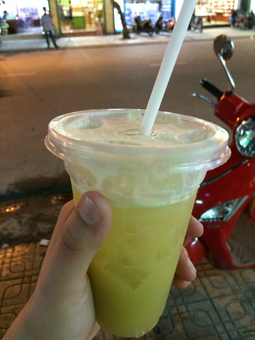 2018summer的前台姐姐非常温柔,英语讲的也很