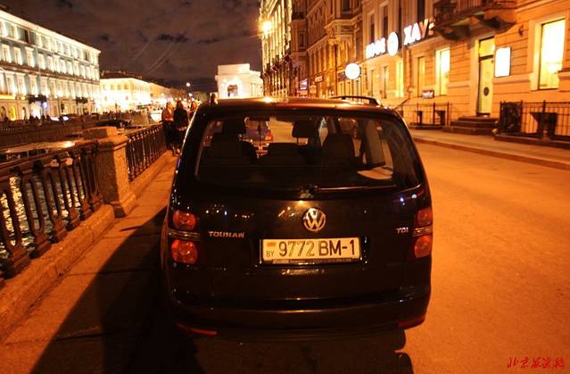 发现一辆白俄罗斯牌照的车车