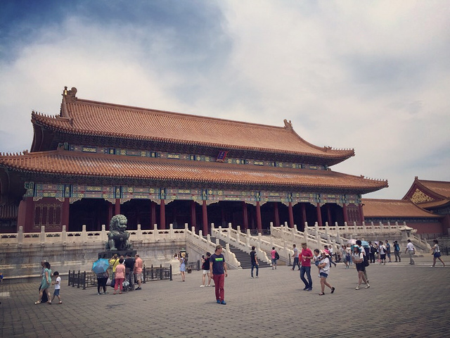 2018御花园位于紫禁城中轴线上,坤宁宫后方,是