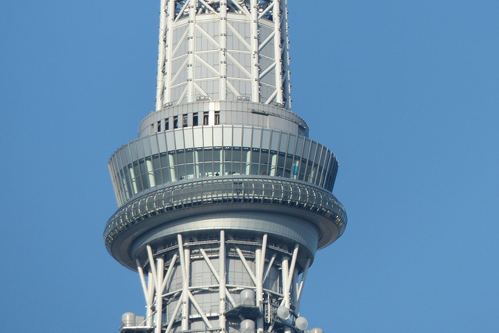 天空转晴,观赏天空树最好的位置,就是隅田川上