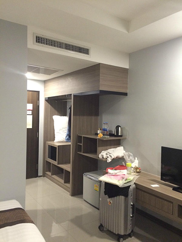 2017.机,一直等着排队落地签,泰国人办事特别慢