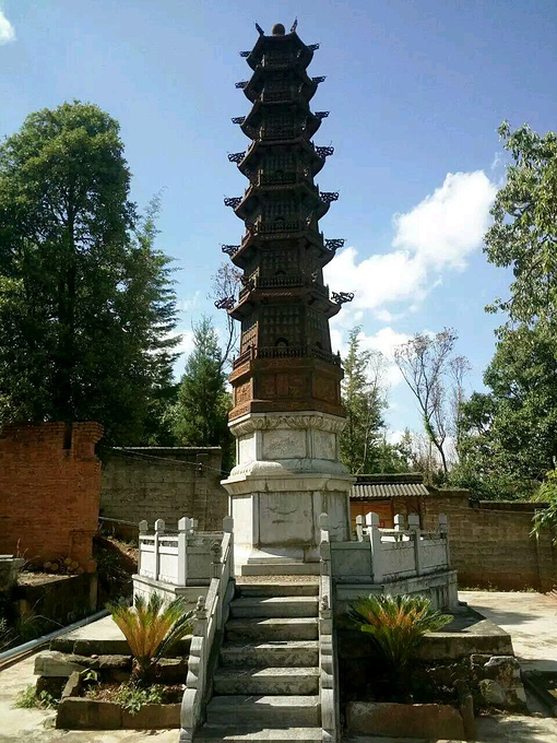 云南旅行之:通海圆明寺,通海夜色