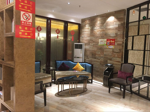 脆辣的麻花比骨头多余肉的鸡丁要好吃的多_龙厨家宴馆(北京路店)&quot