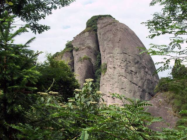 桂林丹霞八角寨景区