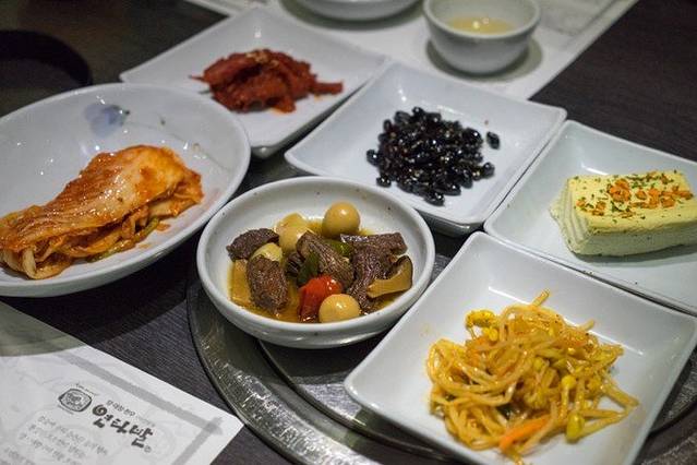 钟阁地下购物中心