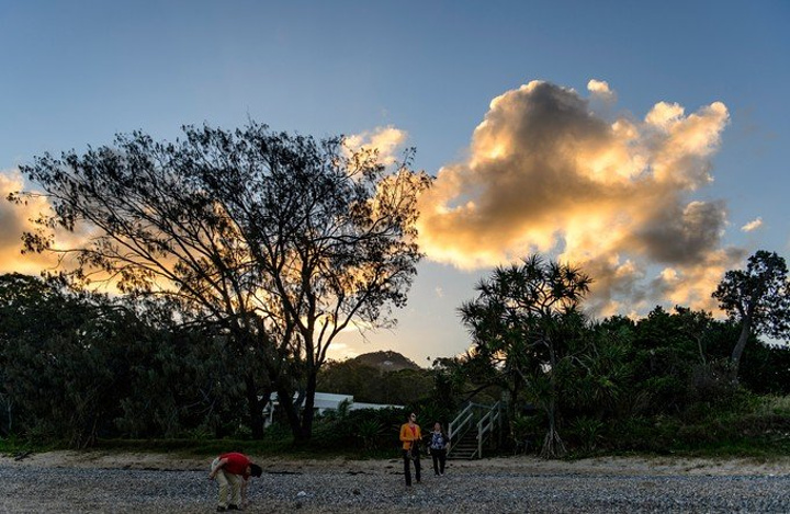 "日落时分，我们随意找了个海边，静静地坐着，看着夕阳西下，整个海滩除了我们居然没有其他人_科夫斯港"的评论图片