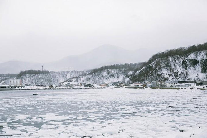 2017知床半岛在北海道的最东北部,濒临鄂霍次
