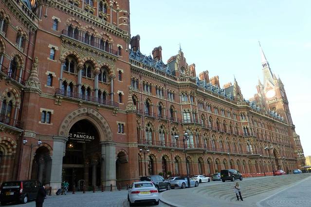 圣潘克勒斯火车站