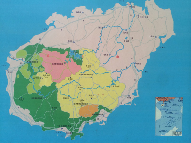 开车去的槟榔谷提前都是订好票的,淘宝110元=门票 自助餐票,吃的种类