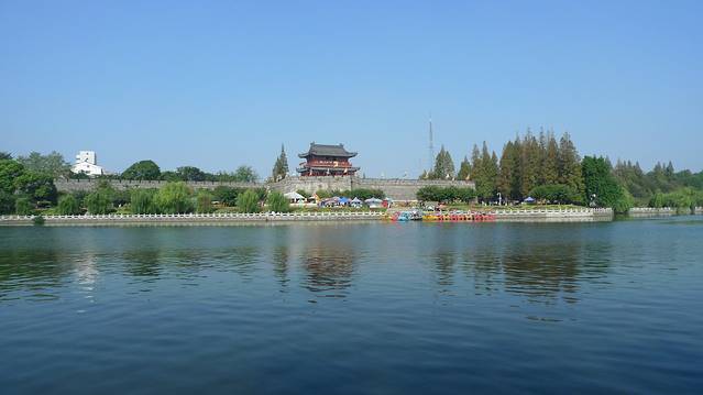 荆州城标金凤腾飞