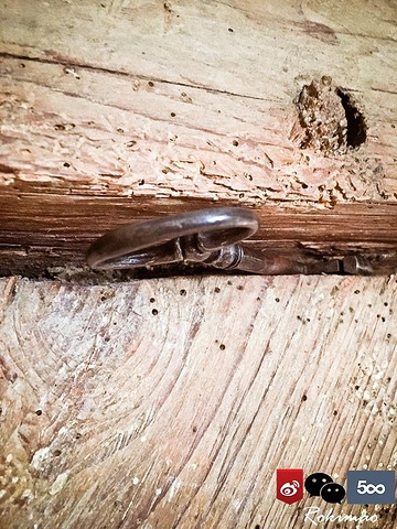 没找到前台直接给老板娘打了电话很快见到人拿