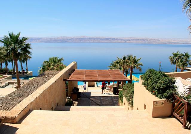 死海