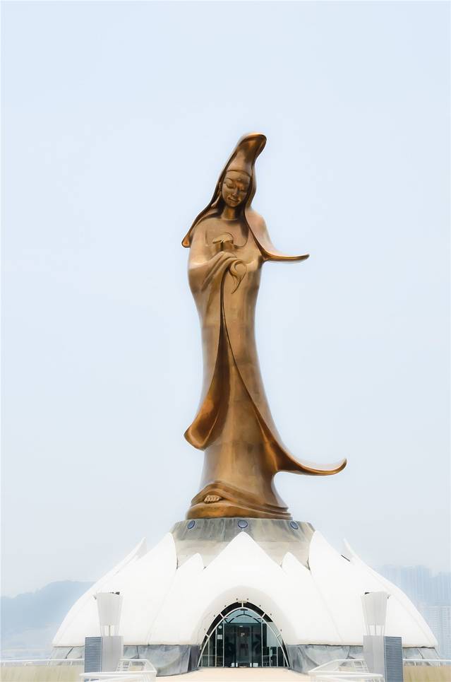 新口岸青铜观音像