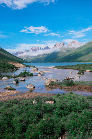 "太美了，不愧是天神的后花园。为了明天能见到阿尼玛卿雪山，我们今晚必须赶到达日县_年保玉则"的评论图片