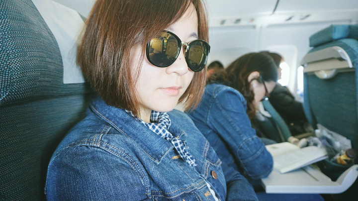 机场,换做平时上课,是怎么也早起不了的哈哈哈哈哈哈哈 自拍完了阿黄