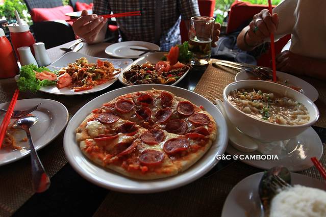 Friends 'n' Stuff慈善商店