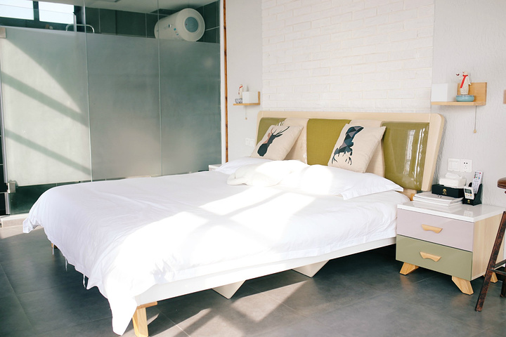 大洋山岛海岸线总长16697米其中基岩10214米前沿水深大于20米10米