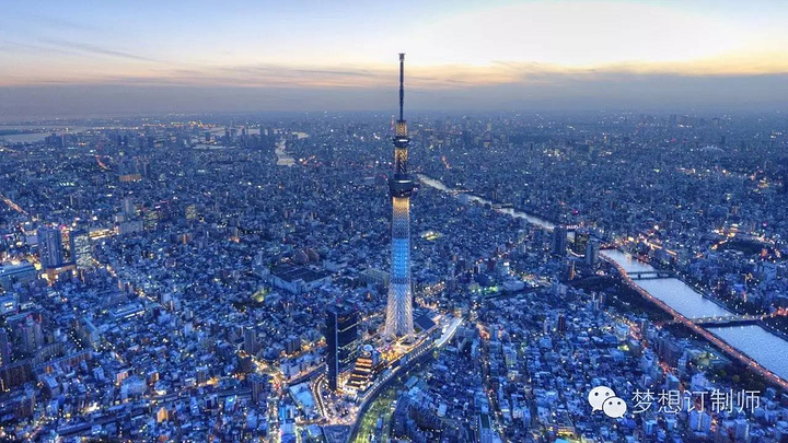 tree駅)晴空塔是东京的新地标蓝白色的塔身登上顶层的望景台俯瞰东京
