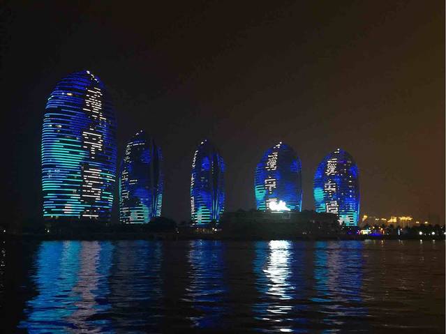 珊瑚号夜游三亚湾