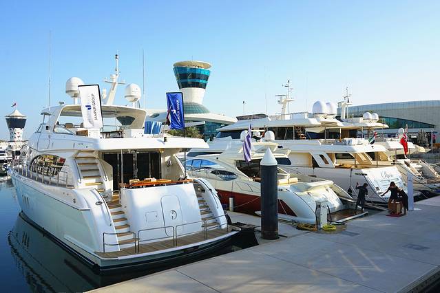 亚斯码头游艇俱乐部