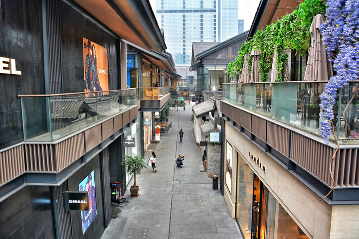 难道说景区真的没东西可吃了吗不过后来无论是春熙路还是太古里的