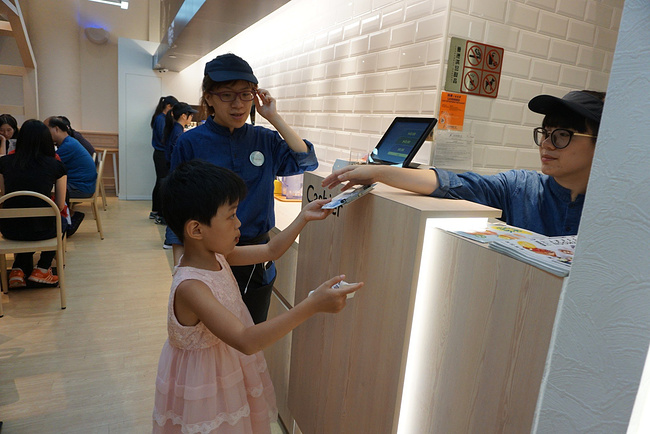 第一次一个人带小磨漫步香港,4天人均2800元