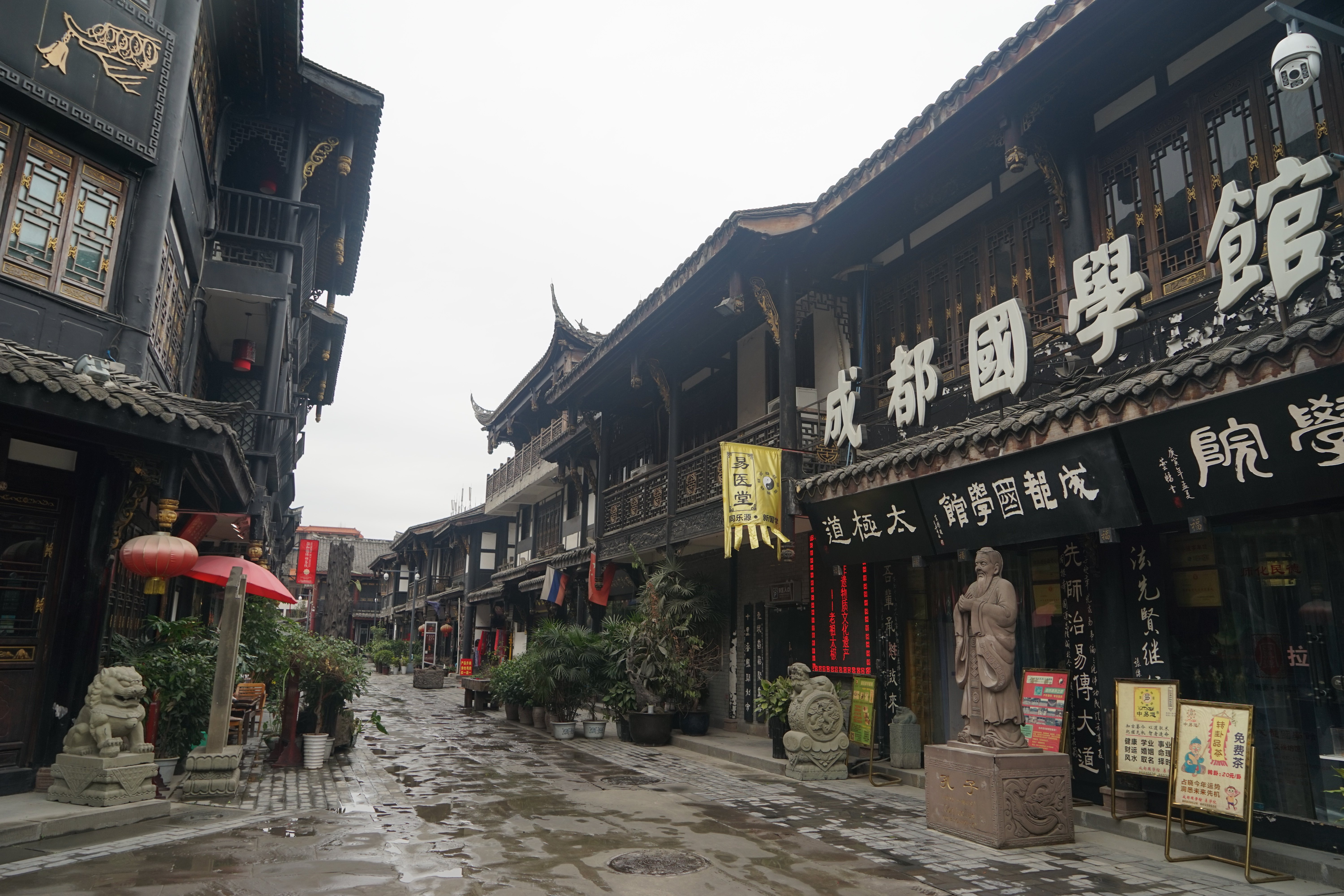 这样逛景点,没有喧哗的人群,可以静下心来感受老成都的人文历史精髓