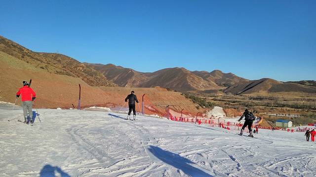 呼和浩特大青山太伟滑雪场