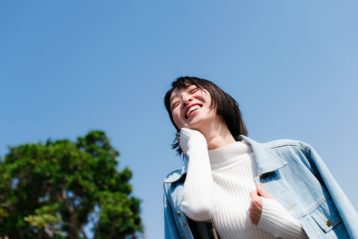 开始各种摆动作照片拍起来了。坐免费巴士到了