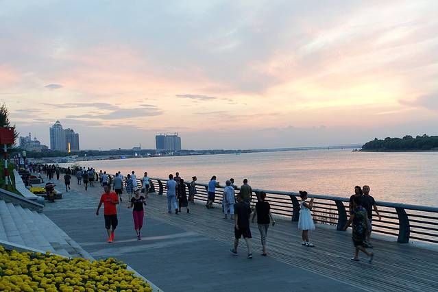 沿江公园
