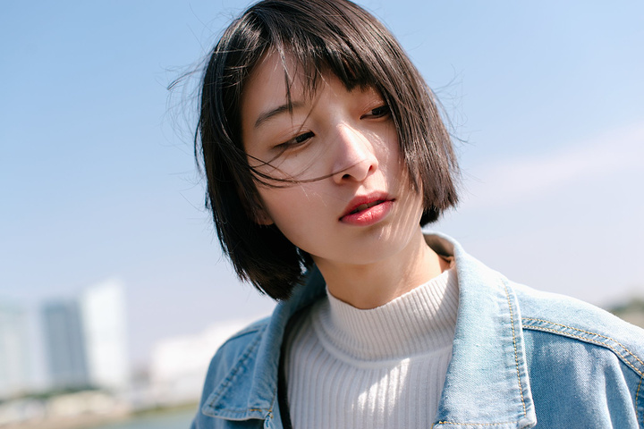 开始各种摆动作照片拍起来了。坐免费巴士到了