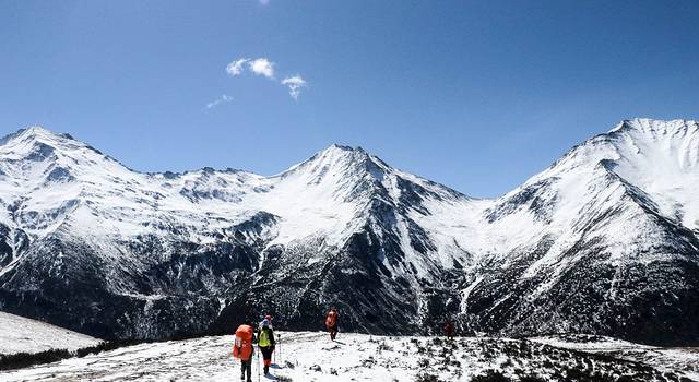 四姑娘山:大峰登顶之借我十年,许你春风十里。