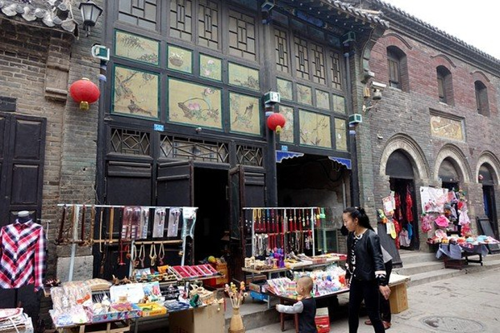 2018旱码头牌坊是丝市街的最西头了。再原路